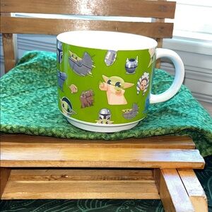 Star‎ Wars Green Mug with Mandalorian Characters